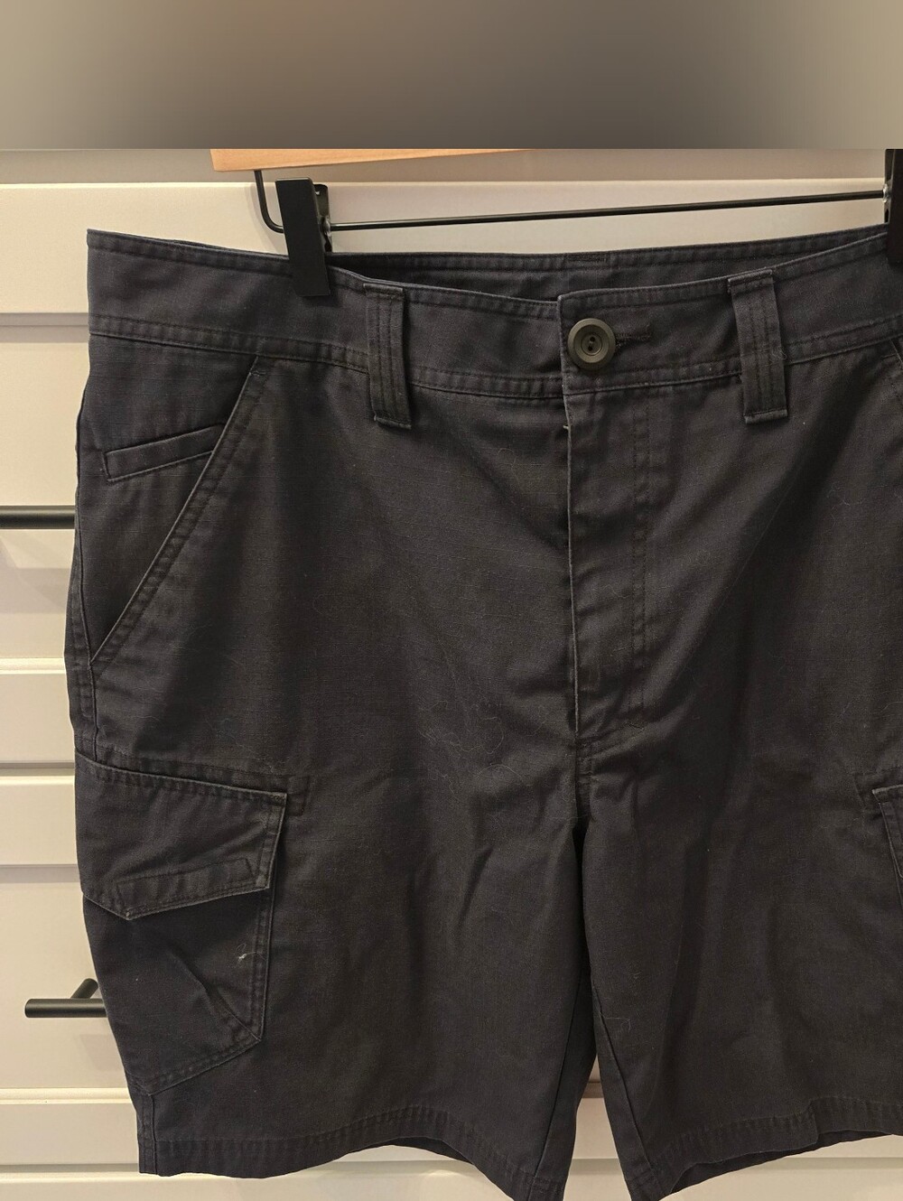 Mens Size 36 Under Armour HeatGear Loose Shorts in Black